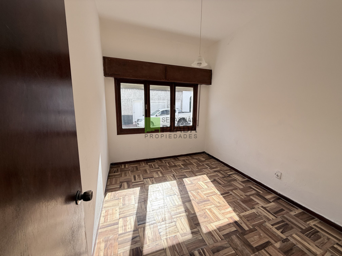 Casa ID.718 - Casa de 3 Dormitorios Céntrica, con garaje.