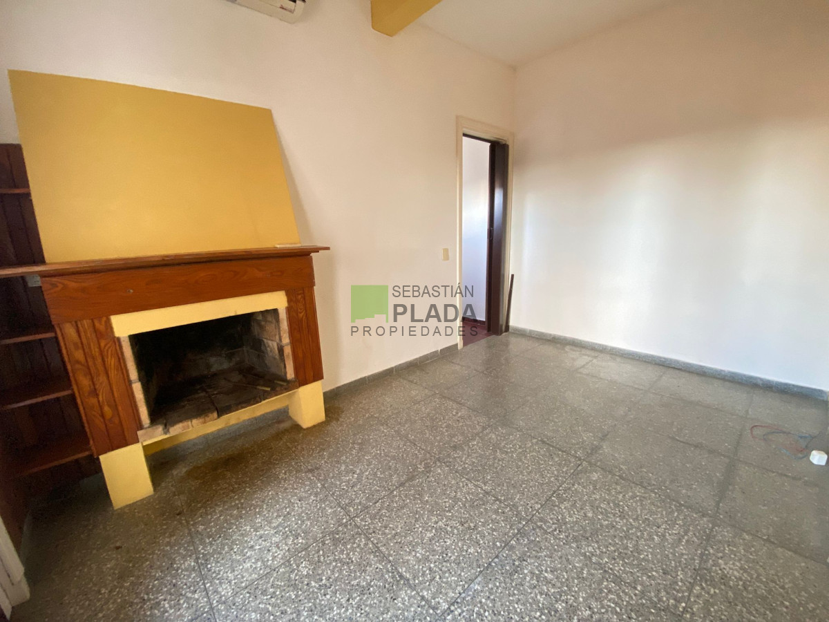 Casa ID.987 - Casa de 2 Dormitorios en el Centro de San Carlos Venta