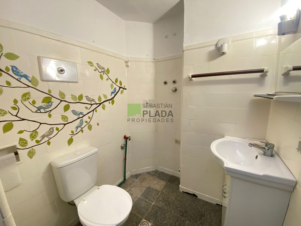 Casa ID.987 - Casa de 2 Dormitorios en el Centro de San Carlos Venta