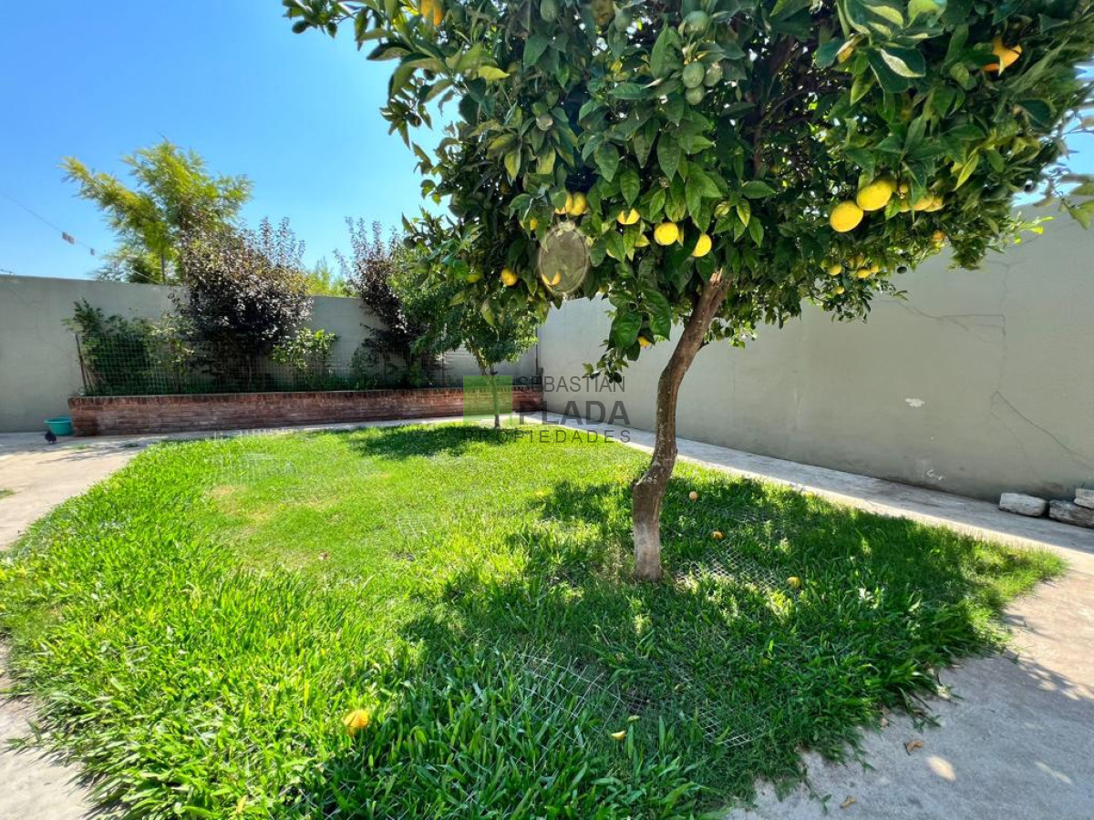 Casa ID.896 - Importante Casa de 4 Dormitorios en Venta en San Carlos
