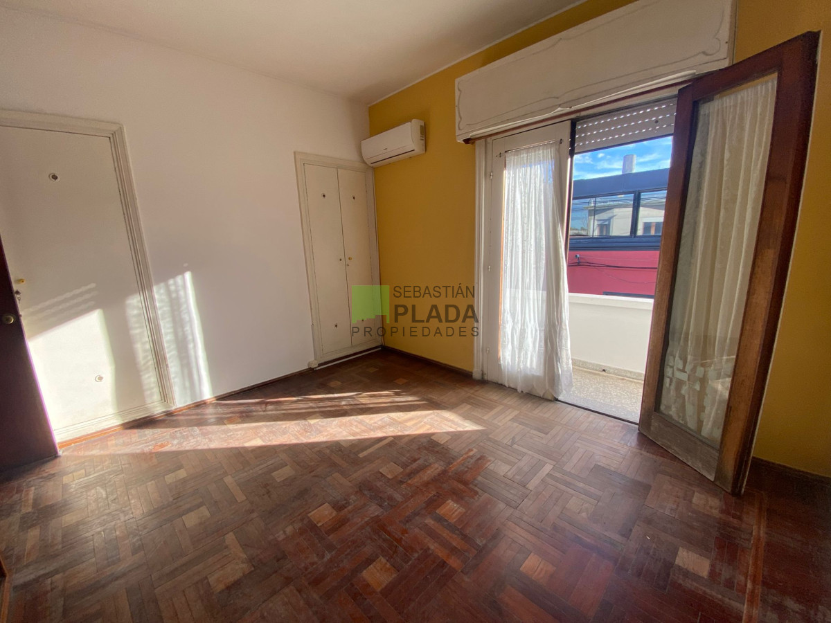 Casa ID.987 - Casa de 2 Dormitorios en el Centro de San Carlos Venta
