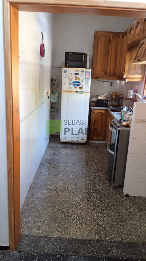 Casa ID.710 - Casa con Local o monoambiente. apta Banco