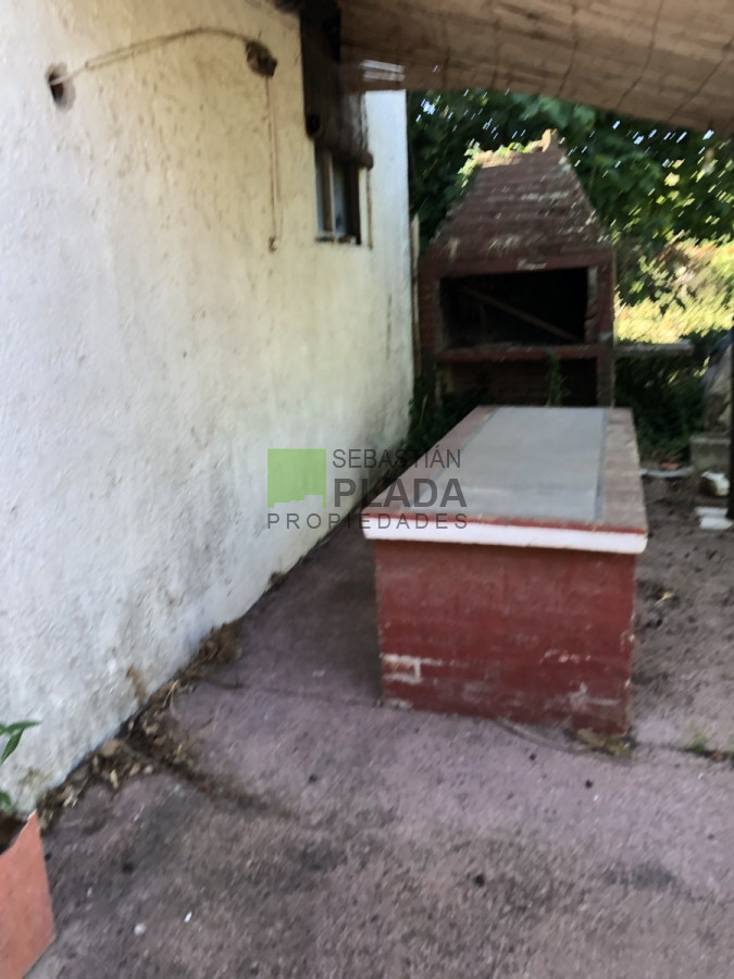 Casa ID.238 - Casa 4 dormitorios, Galpón, Garage, Patio, cercana al centrto, a pasos de la Rambla