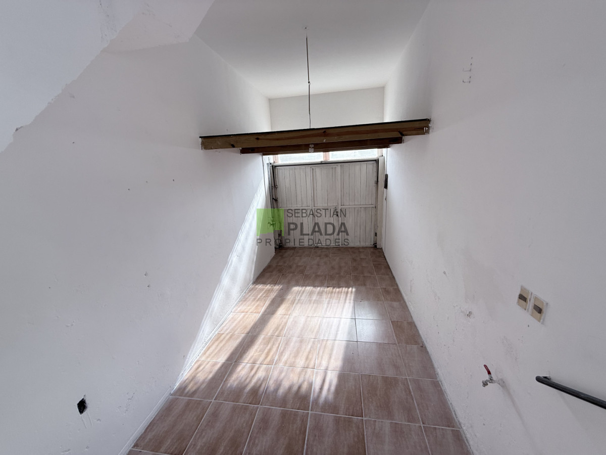 Casa ID.718 - Casa de 3 Dormitorios Céntrica, con garaje.