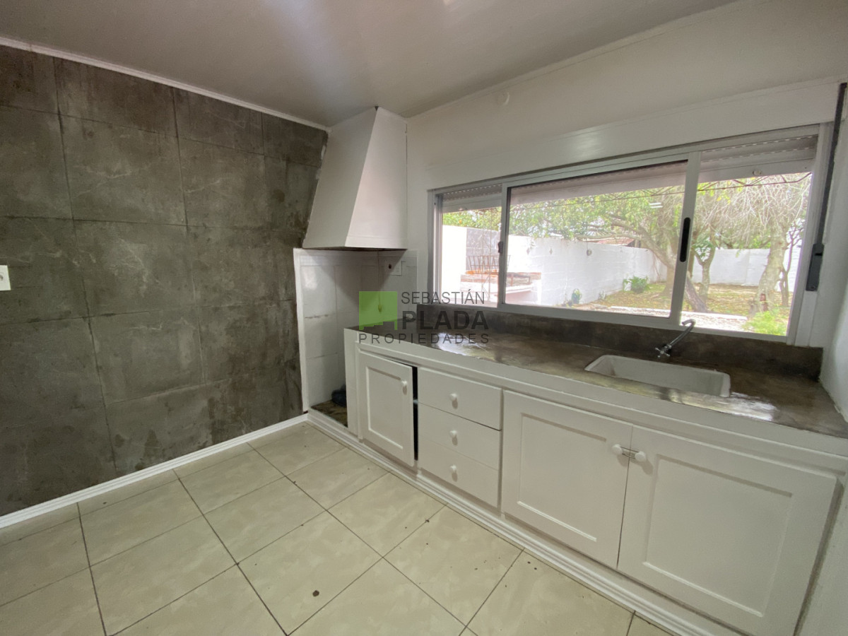 Casa ID.210 - Casa 2 dormitorios, cochera amplia en Venta en San Carlos