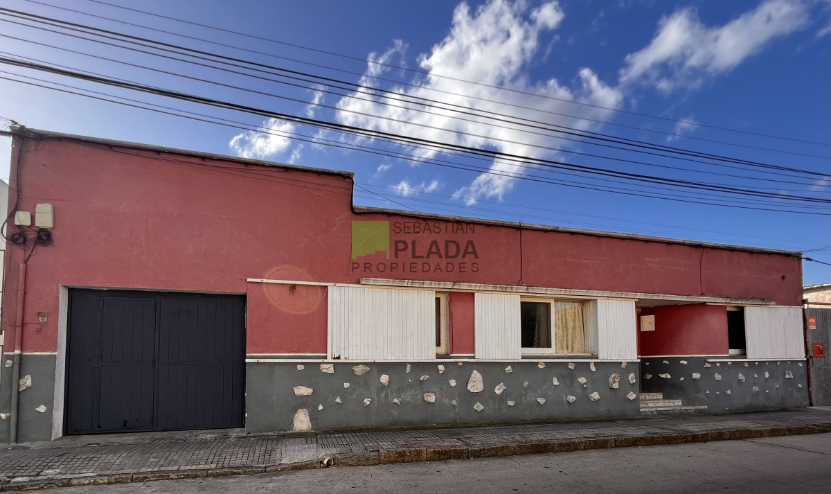 2 casas 2 dormitorios, centro de San Carlos con Garaje. - PLD743C