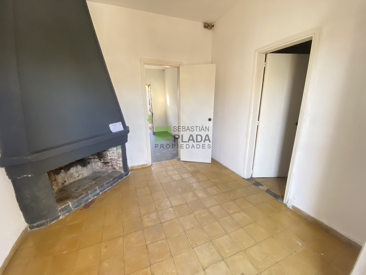 Casa ID.1003 - Casa de 2 Dormitorios en Centro de San Carlos en Venta