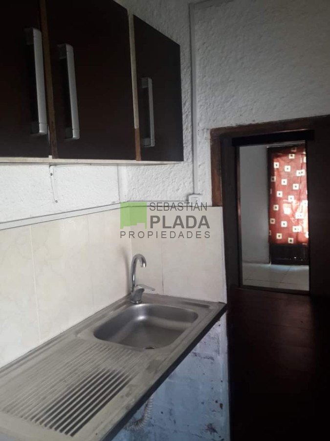 Casa ID.523 - tres apartamento en un mismo padrón, sobre Avenida.