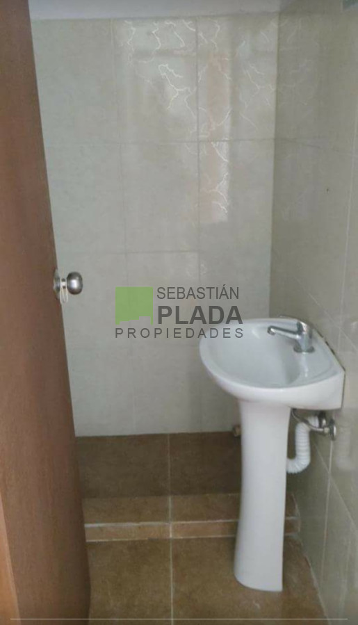 Casa ID.523 - tres apartamento en un mismo padrón, sobre Avenida.