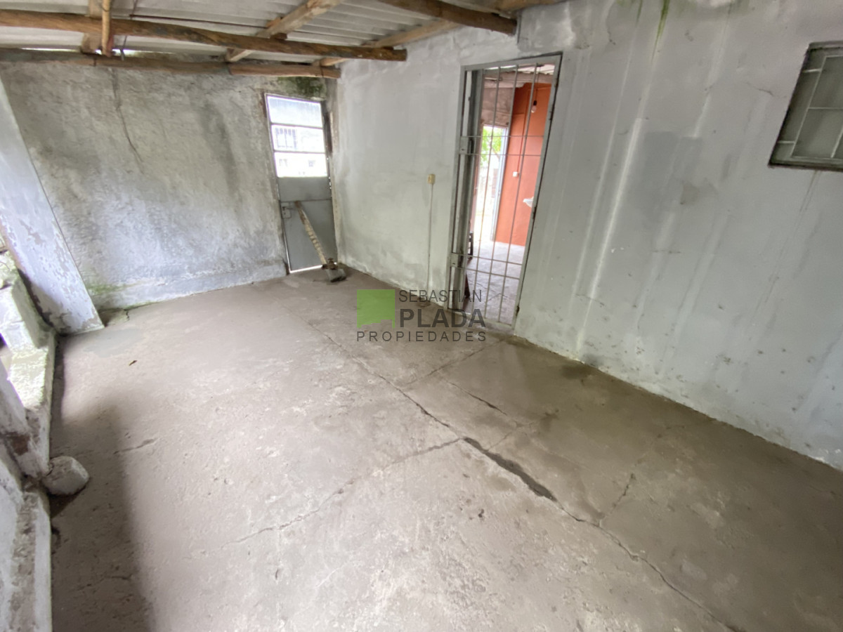 Casa ID.930 - Casa Céntrica 2 Dormitorios y Garaje en Venta en San Carlos