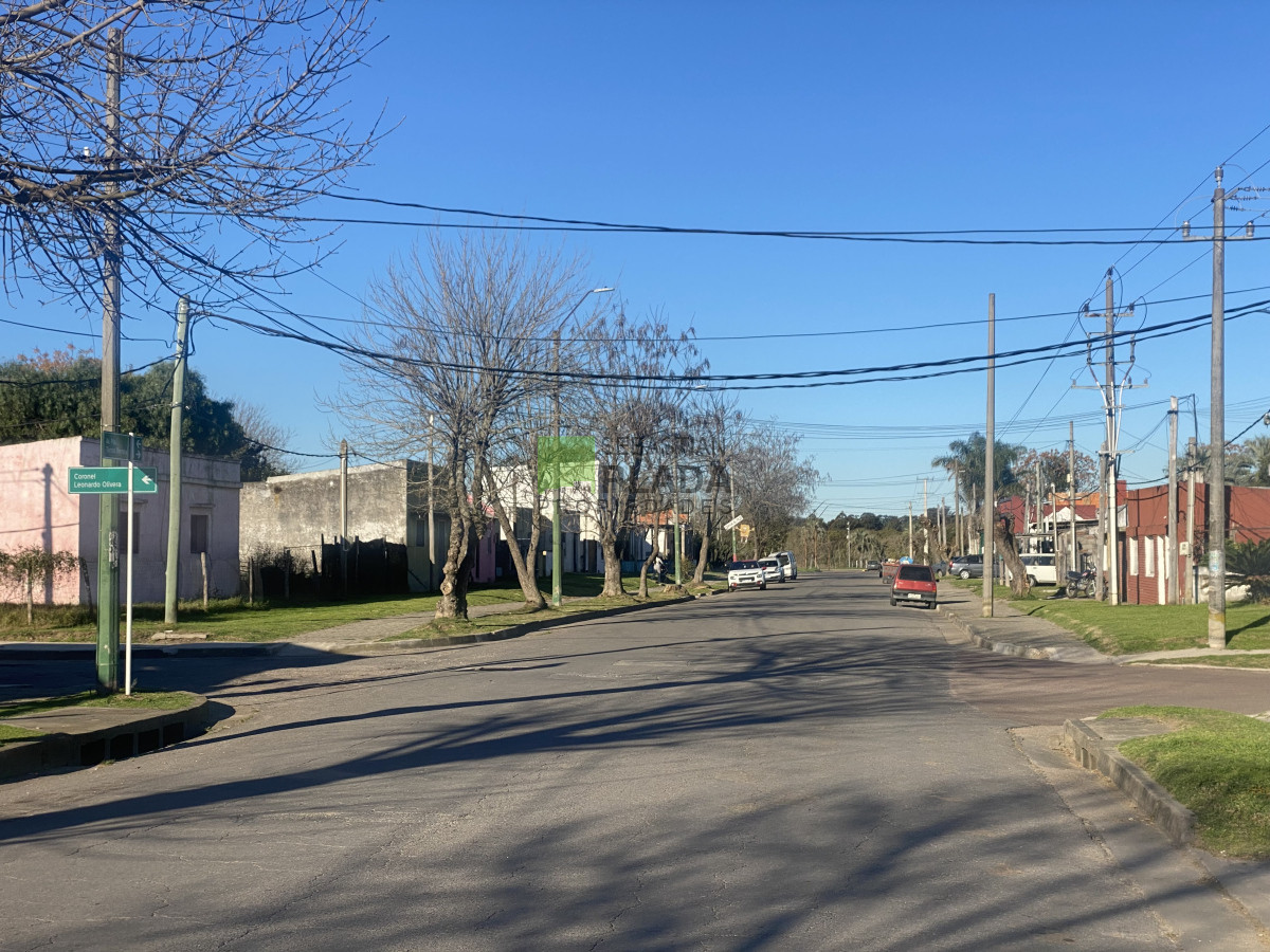 Casa ID.1003 - Casa de 2 Dormitorios en Centro de San Carlos en Venta