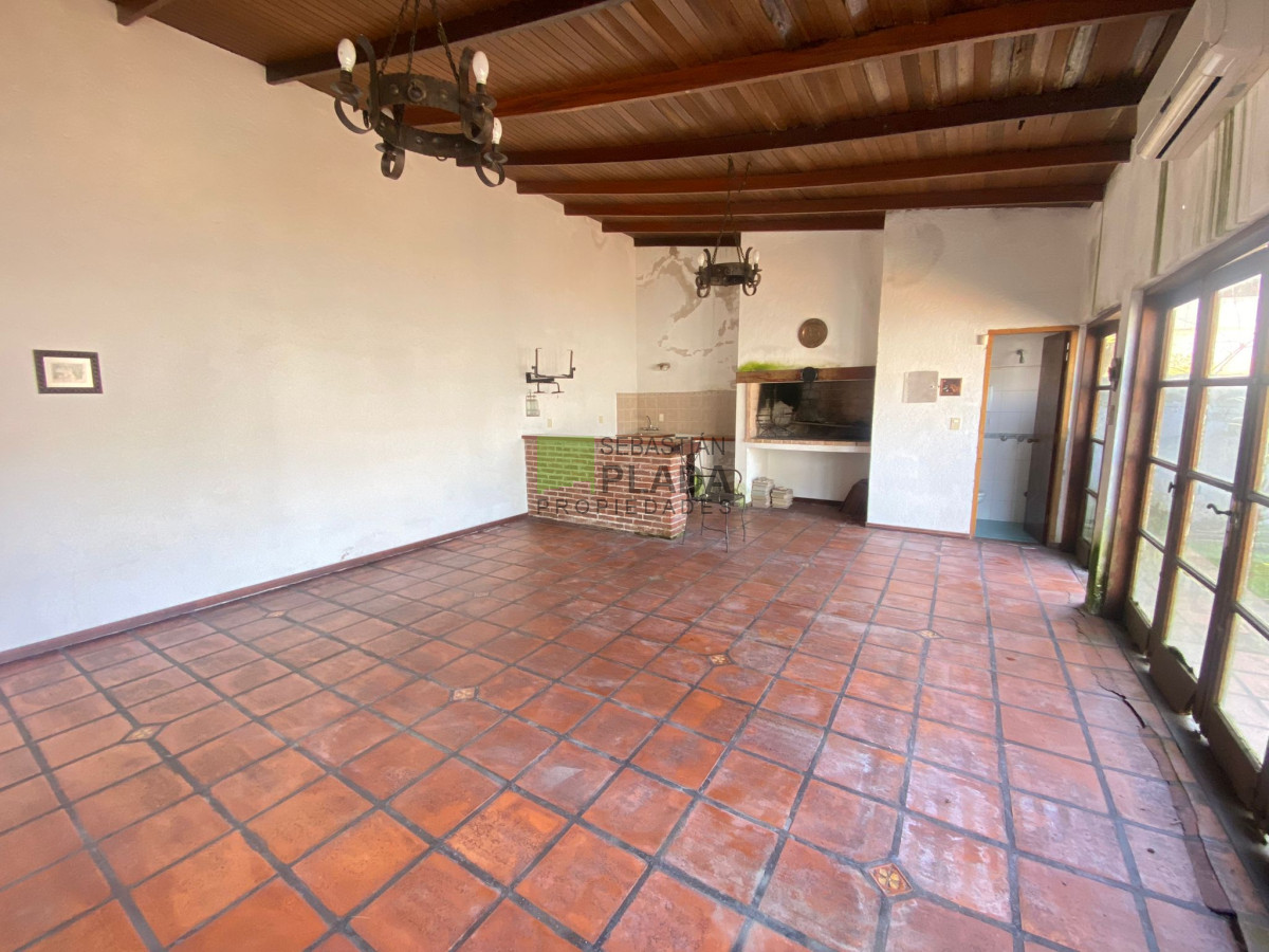 Casa ID.923 - En Venta Casa 3 Dormitorios, Centro de San Carlos.