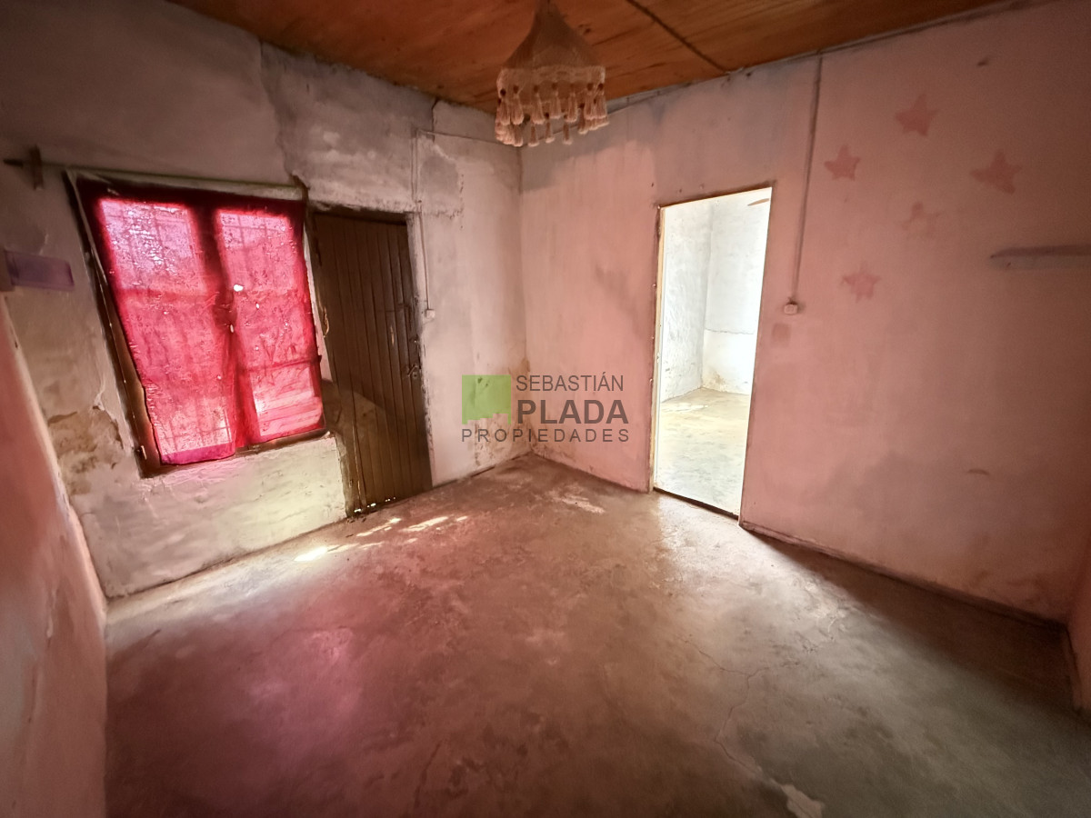 Casa ID.1021 - Casa a reciclar cecana a Rambla y servicios