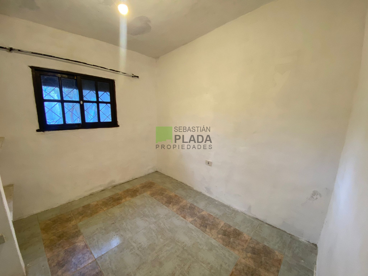 Casa ID.909 - Casa de 3 Dormitorios y Patio en Venta en el Centro de San Carlos