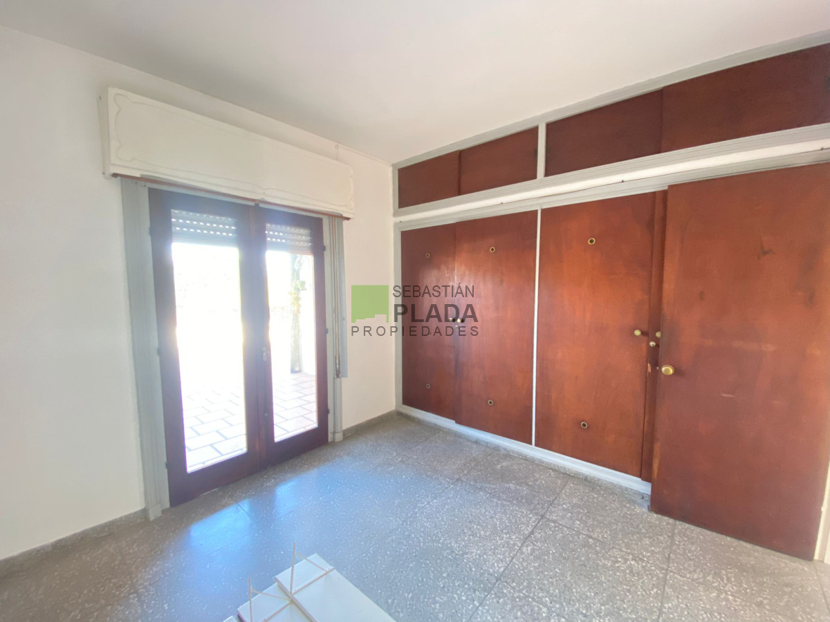 Casa ID.987 - Casa de 2 Dormitorios en el Centro de San Carlos Venta