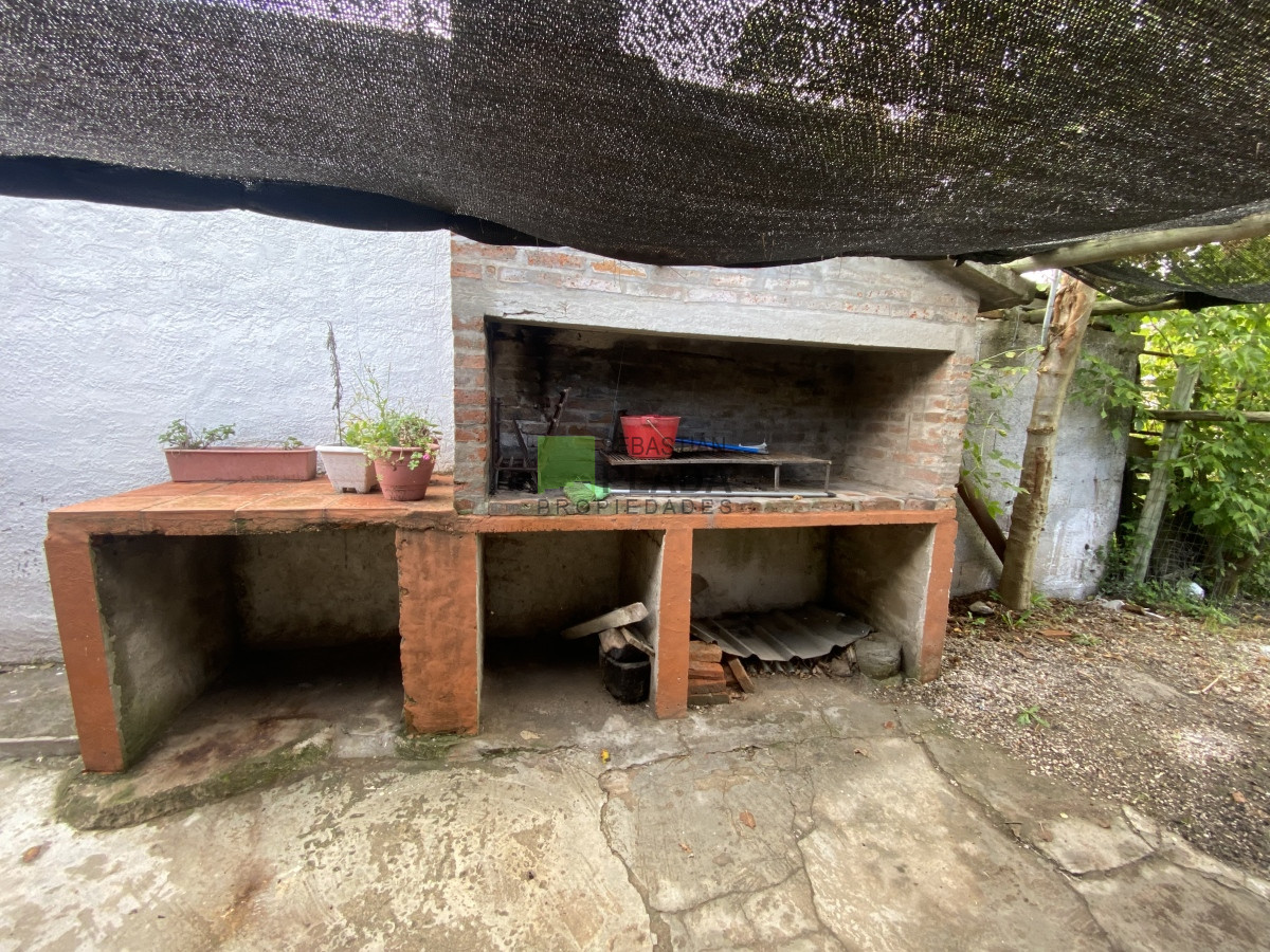 Casa ID.848 - Casa Tres Dormitorios, garaje, patio.  Venta en San Carlos