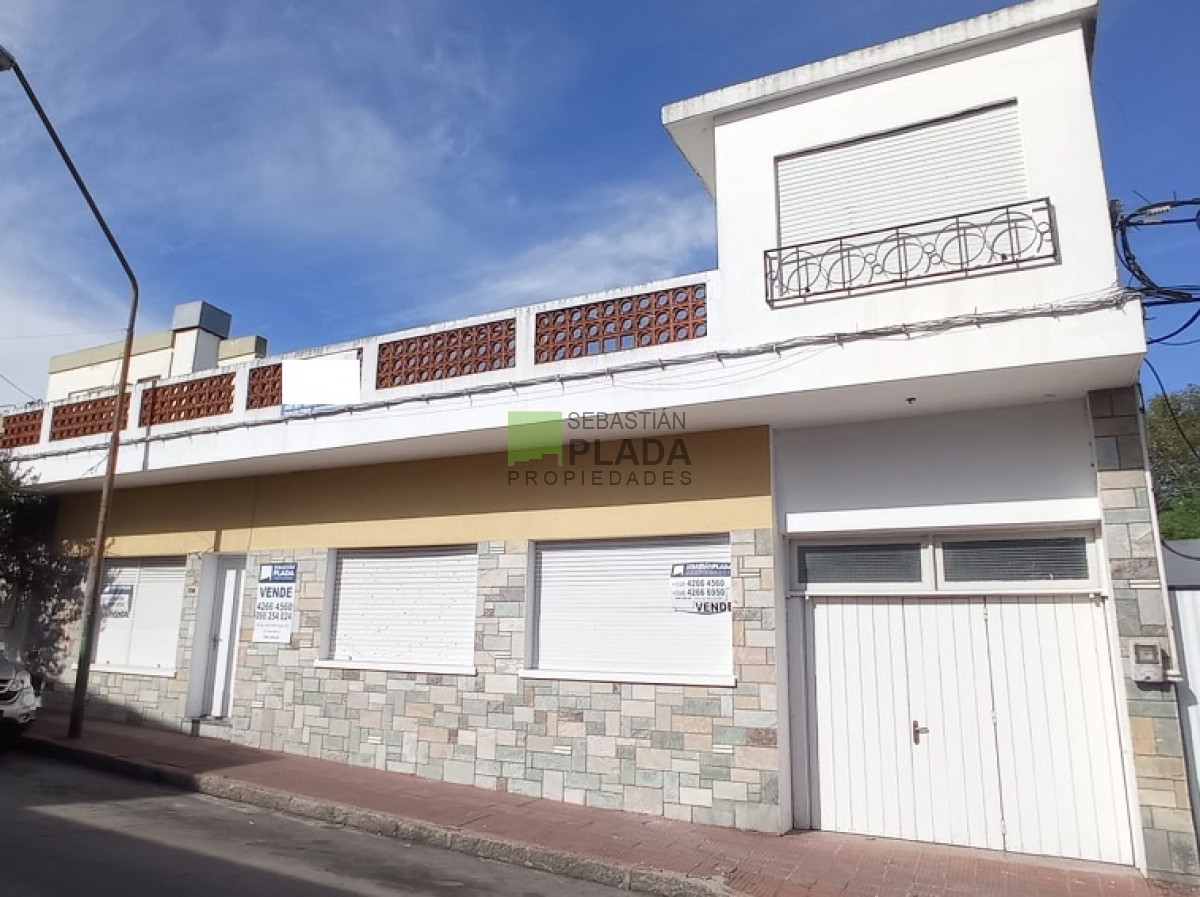 Casa ID.718 - Casa de 3 Dormitorios Céntrica, con garaje en Venta