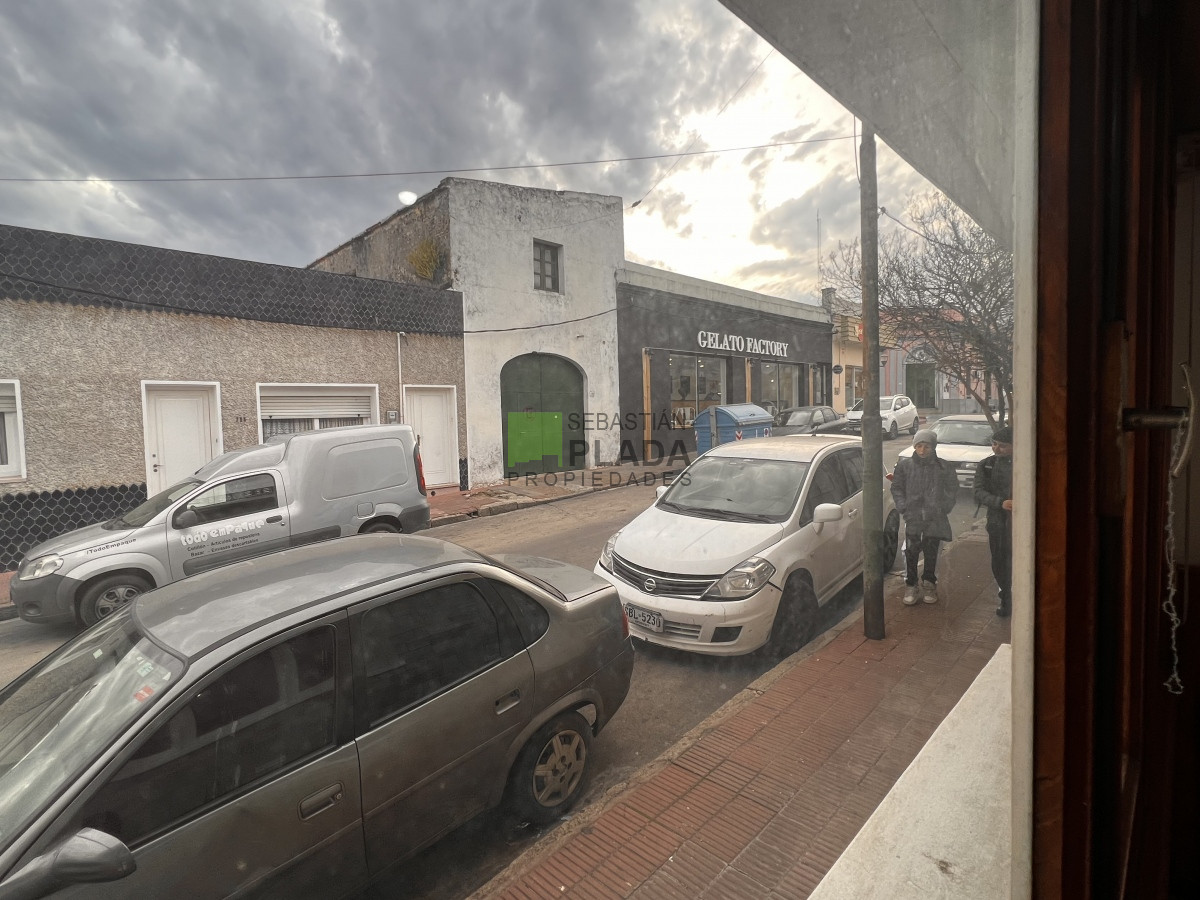 Casa ID.718 - Casa de 3 Dormitorios Céntrica, con garaje en Venta
