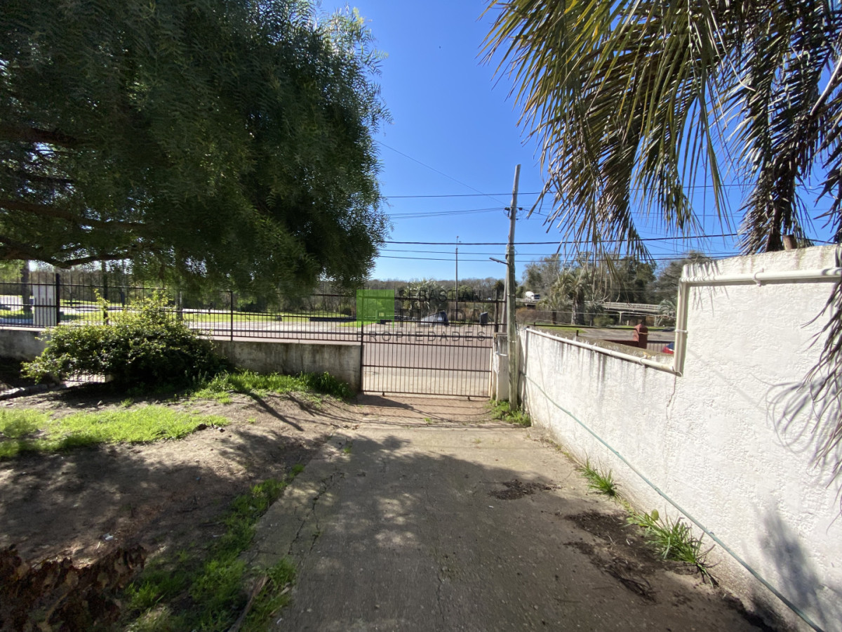 Casa ID.1100 - Casa de 1 Dormitorio, con Garaje en Alquiler en San Carlos