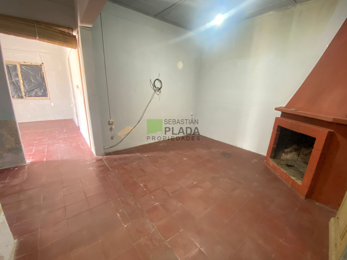 Casa ID.930 - Casa Céntrica 2 Dormitorios y Garaje en Venta en San Carlos