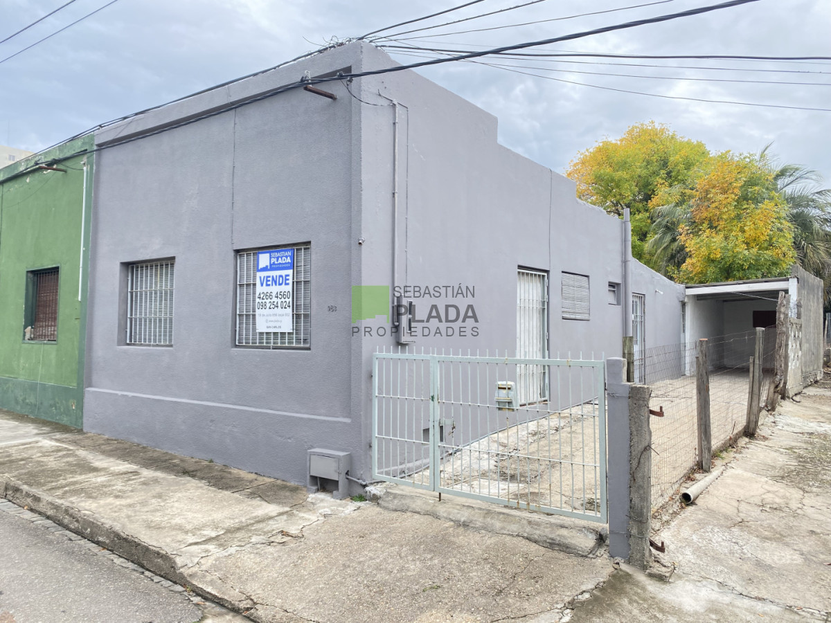 Casa ID.930 - Casa Céntrica 2 Dormitorios y Garaje en Venta en San Carlos