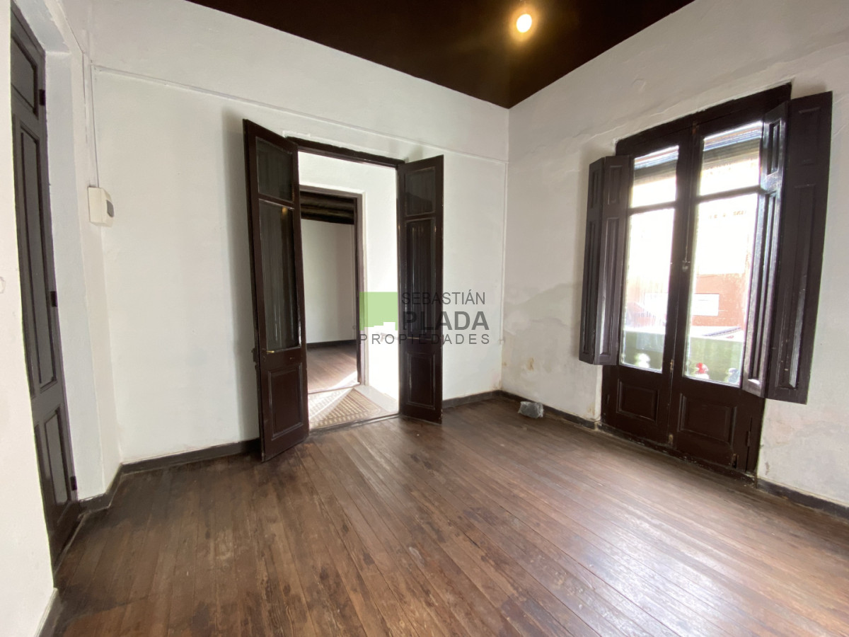 Casa ID.679 - Casa 4 Dormitorios con garaje en alquiler en el Centro de San Carlos