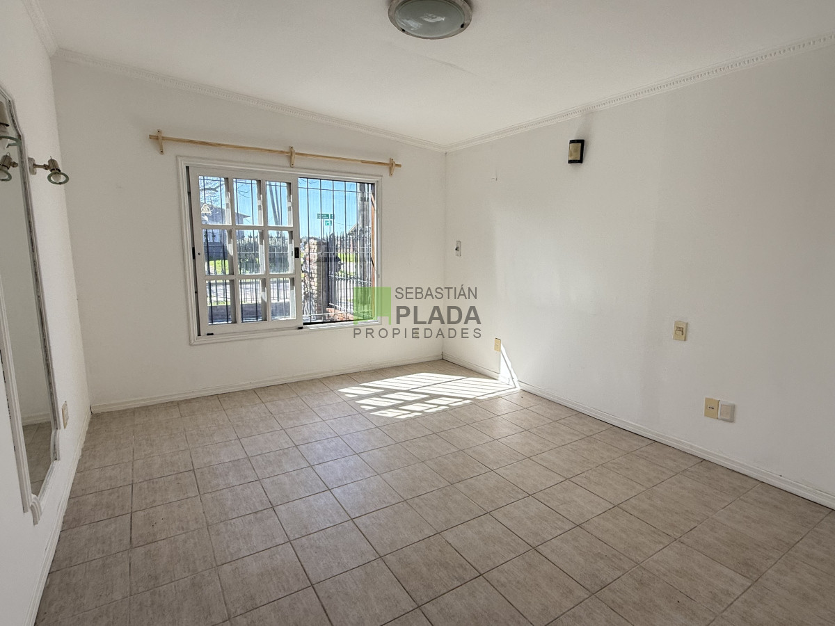 Casa ID.1012 - Casa Plancha 2 Dormitorios con Cochera.
