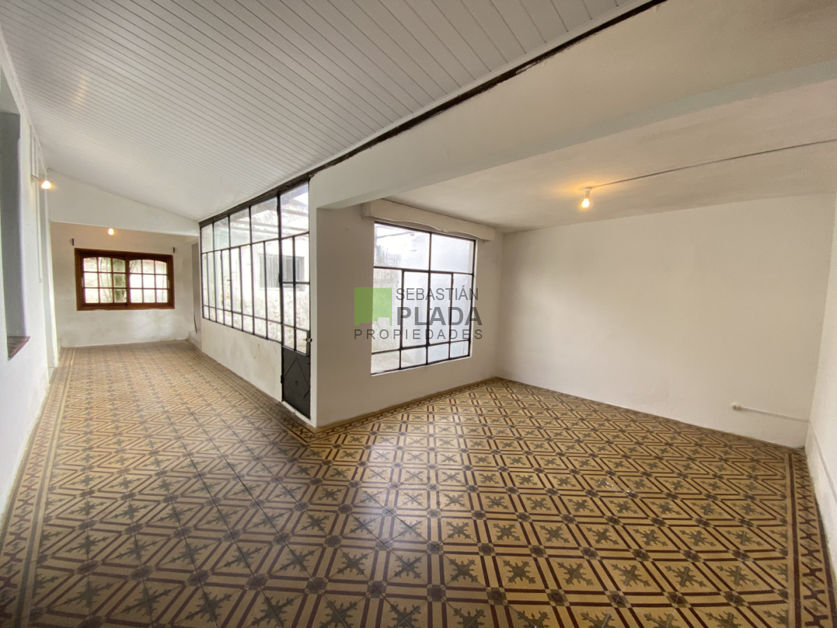Casa ID.679 - Casa 4 Dormitorios con garaje en alquiler en el Centro de San Carlos