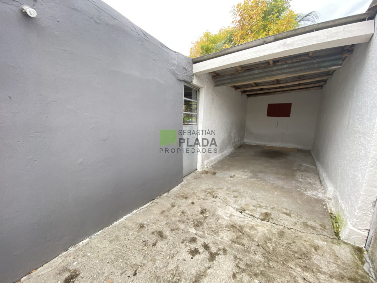 Casa ID.930 - Casa Céntrica 2 Dormitorios y Garaje en Venta en San Carlos