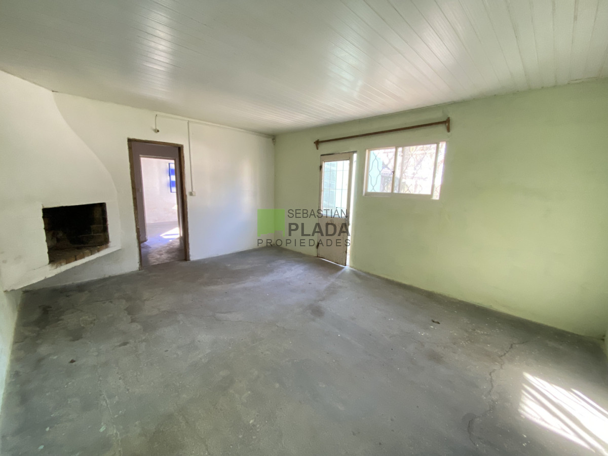Casa ID.1099 - Casa de 1 dormitorio y entrada para auto en Alquiler en San Carlos
