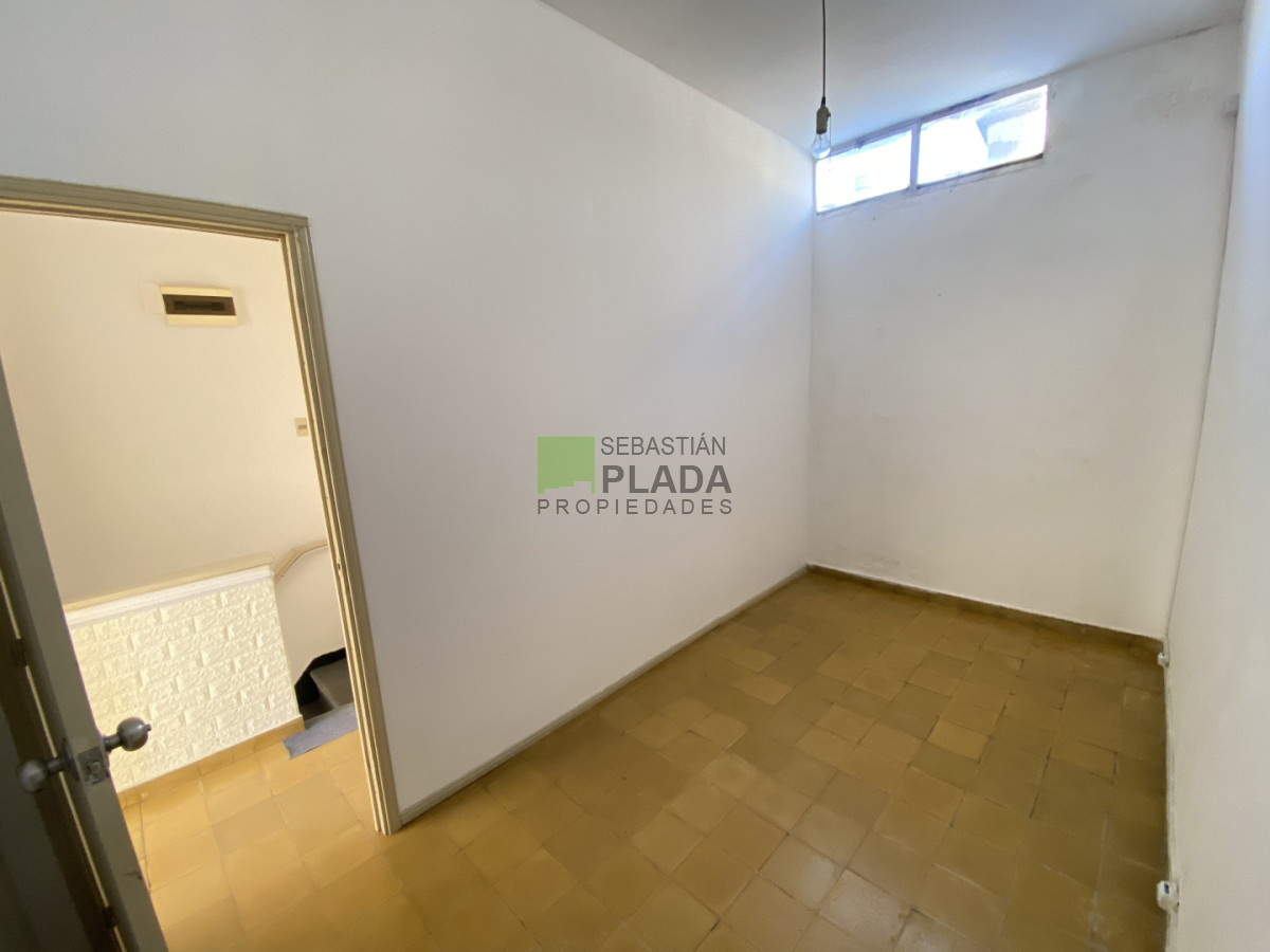 Casa ID.533 - Apartamento de altos 1 Dormitorio, en Alquiler en el Centro de San Carlos