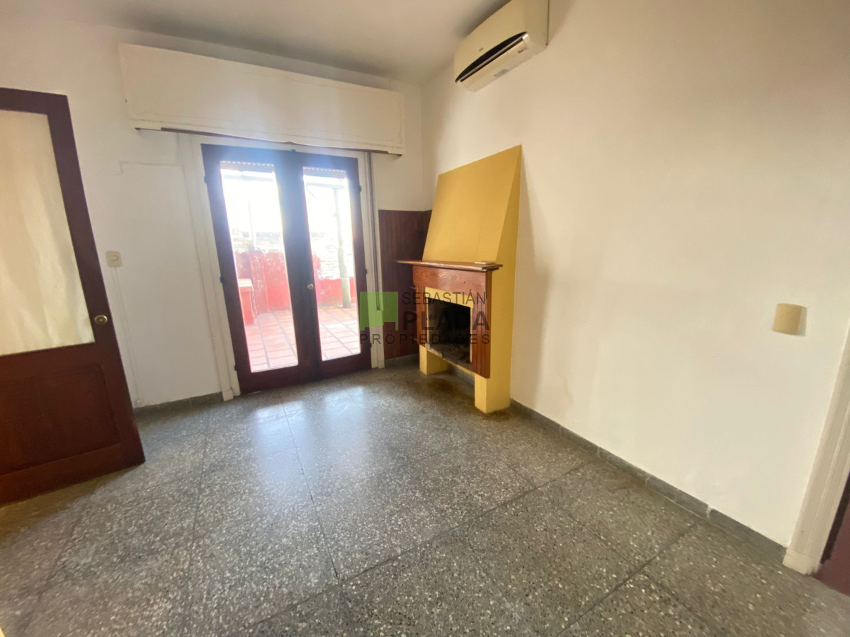 Casa ID.987 - Casa de 2 Dormitorios en el Centro de San Carlos Venta
