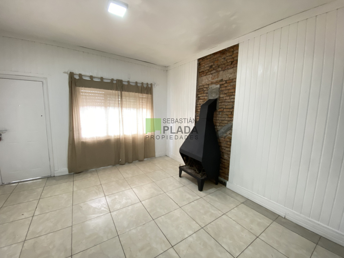 Casa ID.210 - Casa 2 dormitorios, cochera amplia en Venta en San Carlos