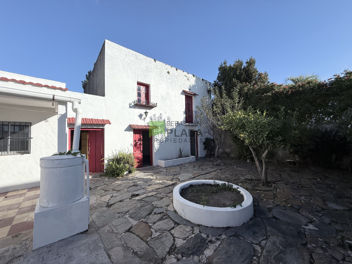Casa ID.1089 - Casona de 1900 en el Centro de San Carlos