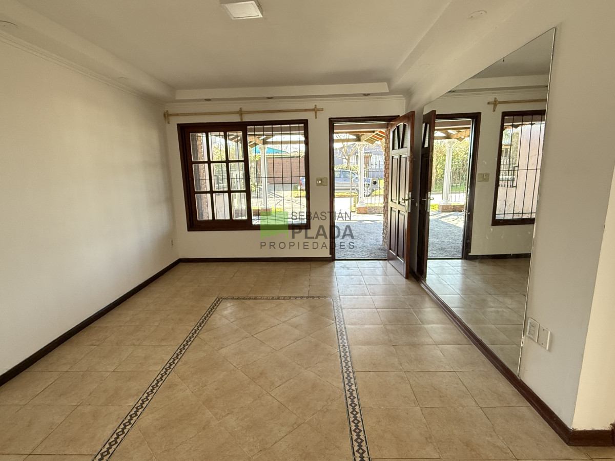 Casa ID.1012 - Casa Plancha 2 Dormitorios con Cochera.