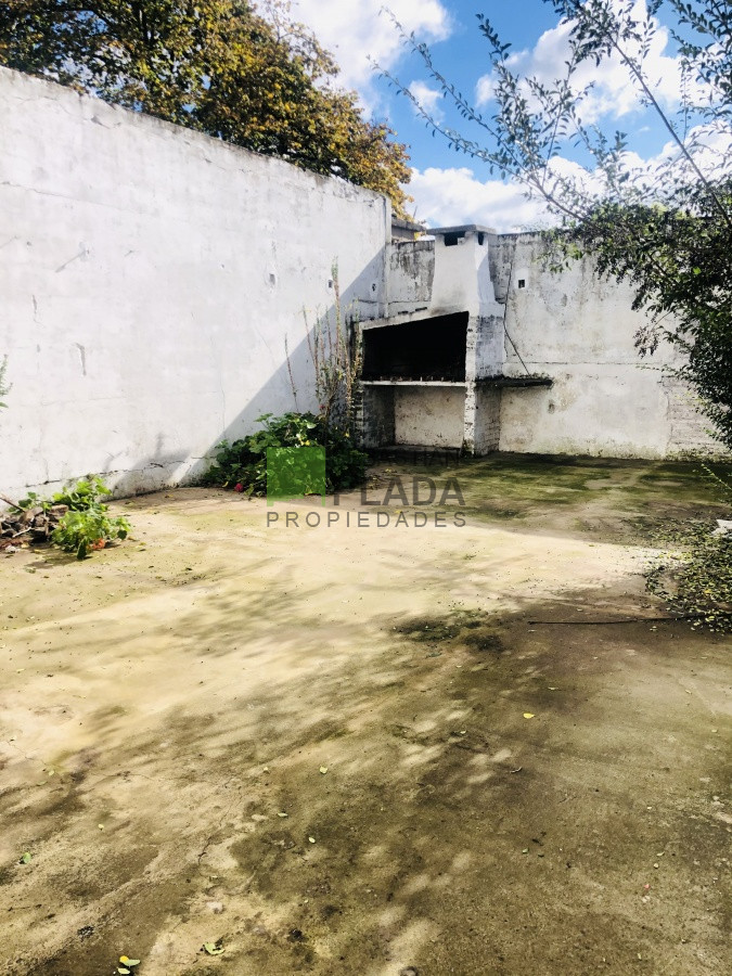 Casa ID.197 - Casa en PH, San Carlos Centro, 2 dormitorios, patio con parrillero en el Centro de San Carlos.