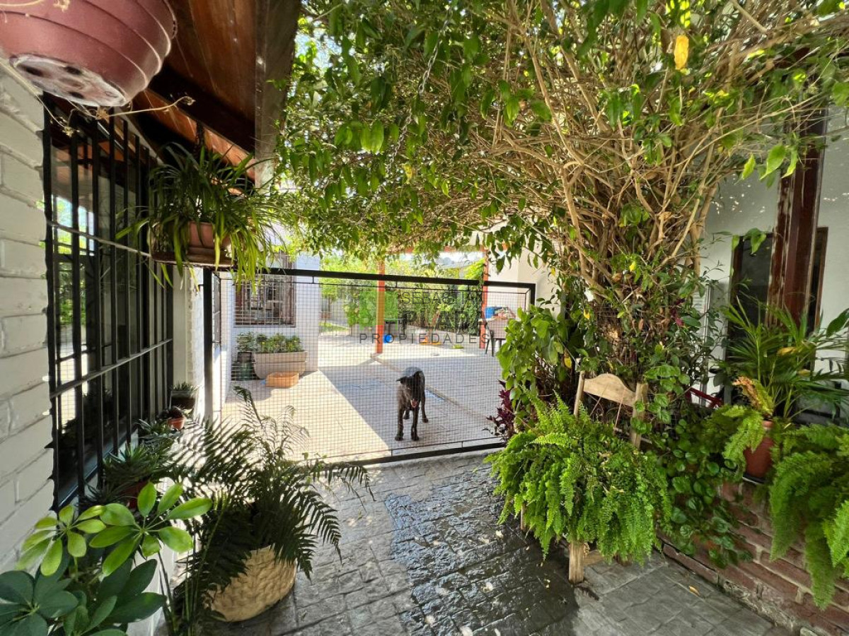 Casa ID.896 - Importante Casa de 4 Dormitorios en Venta en San Carlos