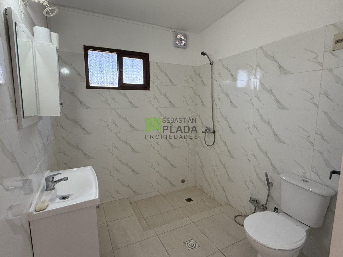 Casa ID.1012 - Casa Plancha 2 Dormitorios con Cochera.
