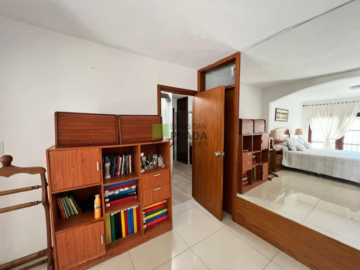 Casa ID.896 - Importante Casa de 4 Dormitorios en Venta en San Carlos
