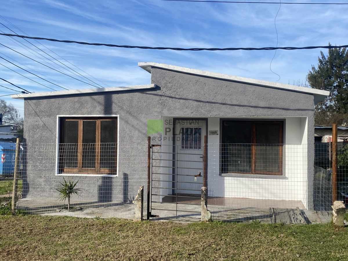 Casa ID.996 - Casa de 2 Dormitorios, Patio con entrada para Auto, en Alquiler en San Carlos