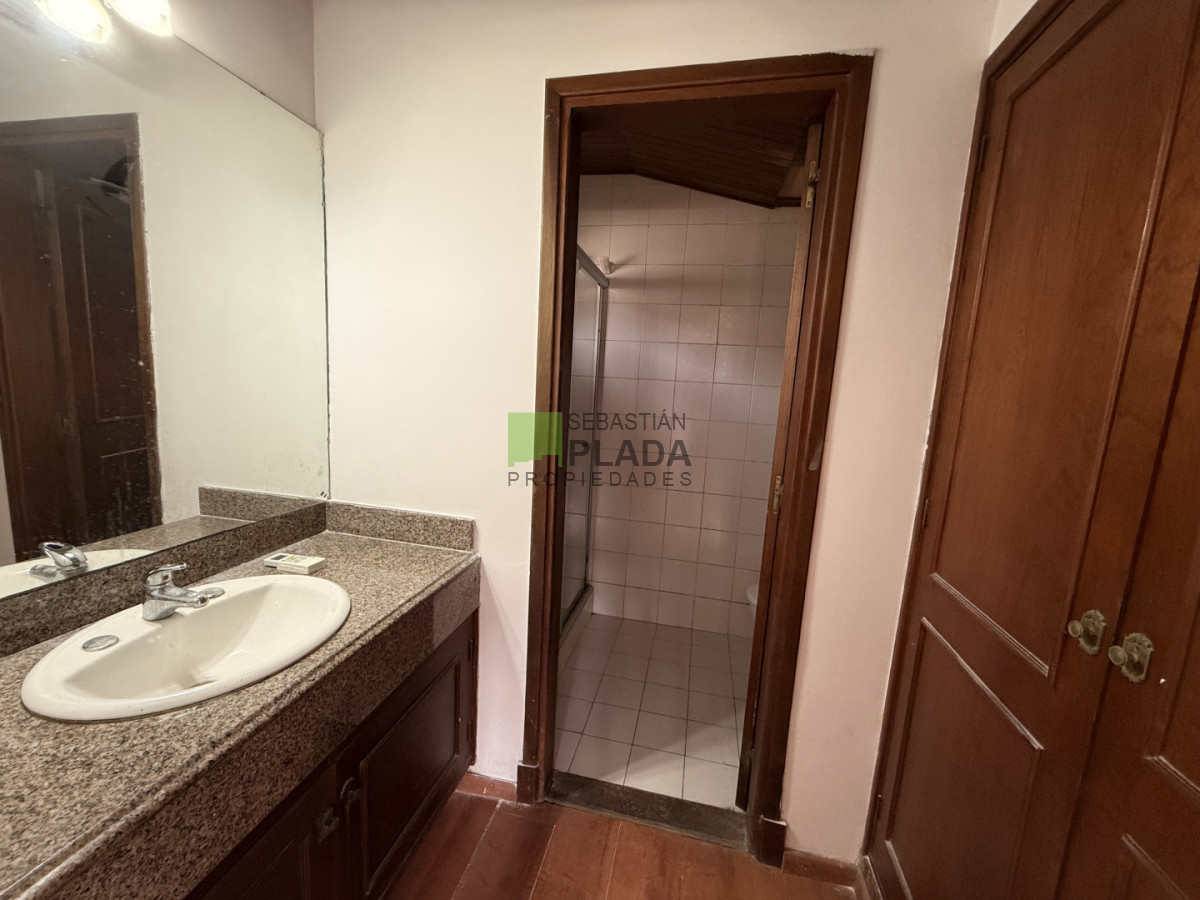 Casa ID.1103 - Casa sobre 18 Julio, ideal Empresa o Profesional
