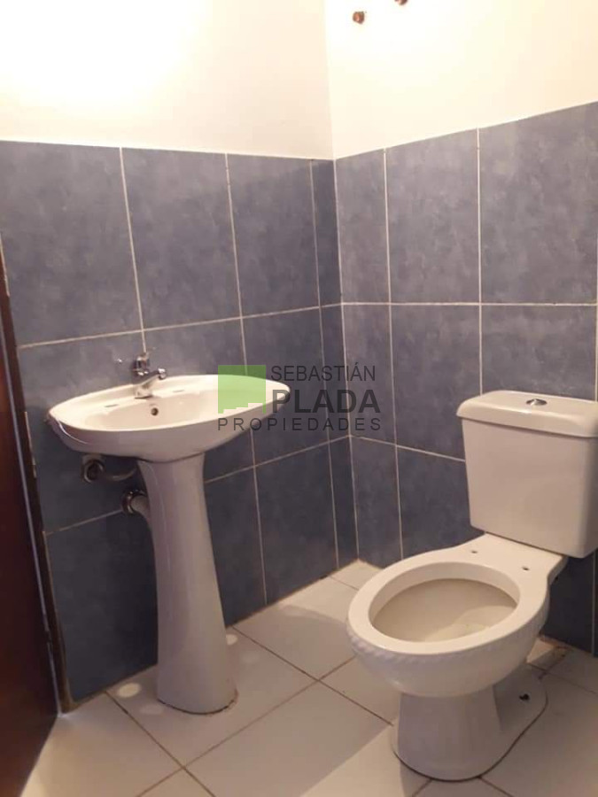 Casa ID.523 - tres apartamento en un mismo padrón, sobre Avenida.