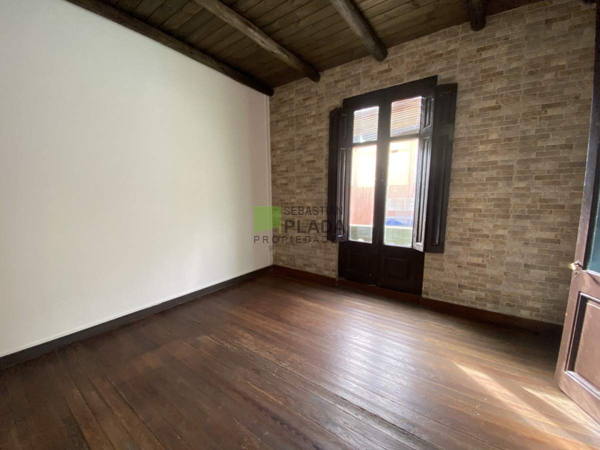 Casa ID.679 - Casa 4 Dormitorios con garaje en alquiler en el Centro de San Carlos