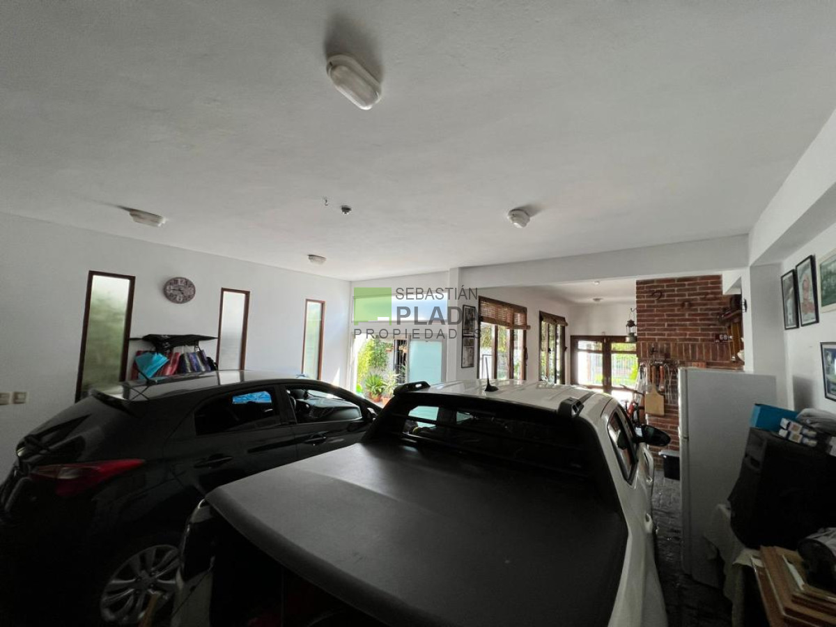Casa ID.896 - Importante Casa de 4 Dormitorios en Venta en San Carlos