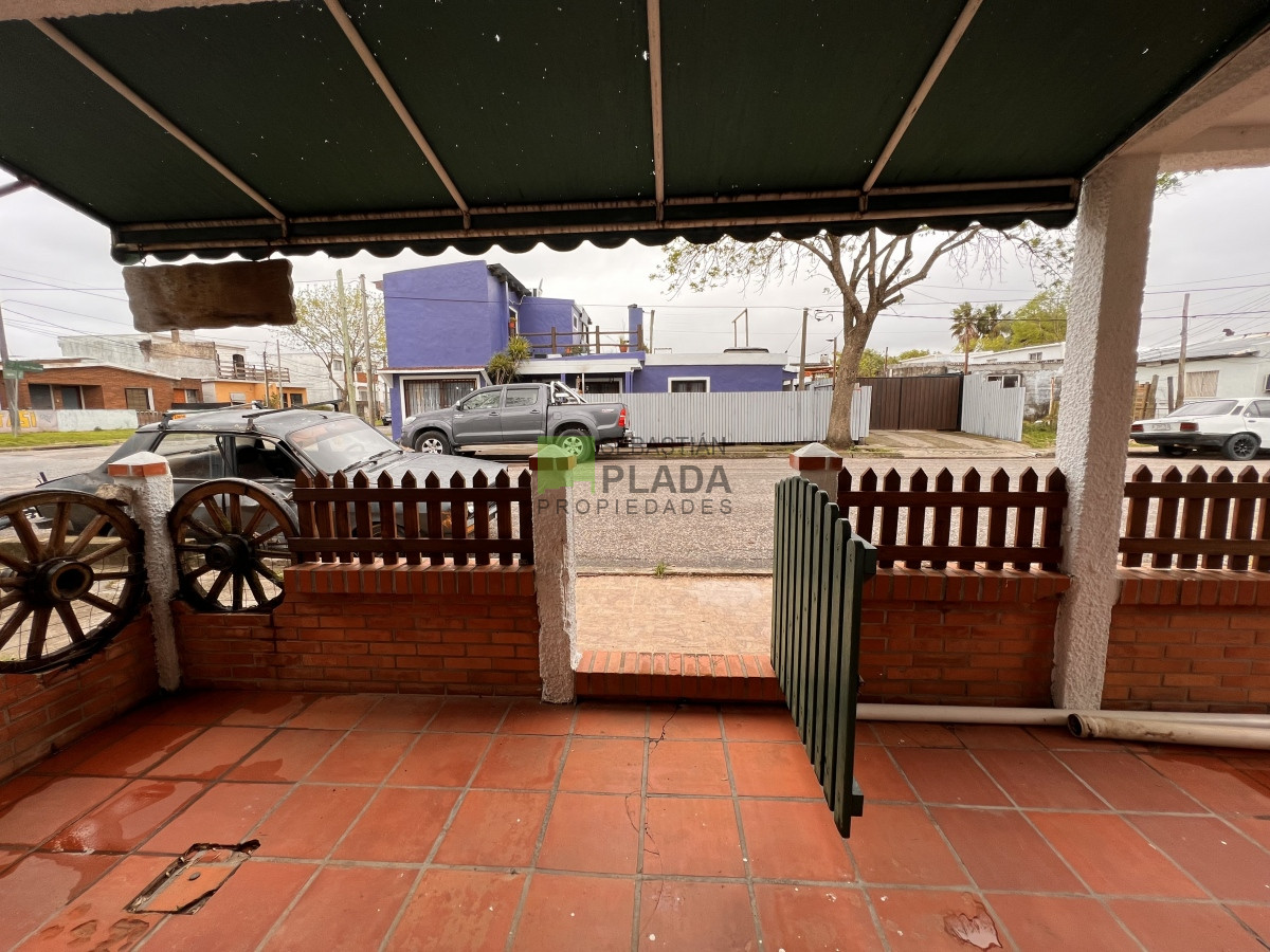 Casa ID.798 - Casa de 2 Dormitorios y Garaje en San Carlos