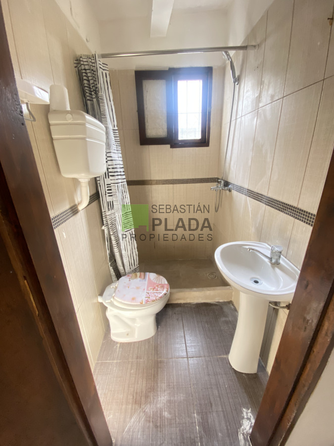 Casa ID.1016 - Casa de 1 Dormitorio y Entrada para Auto en San Carlos  está alquilada