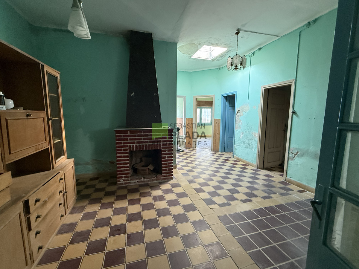 Casa ID.995 - Caa con Garage a dos cuadras de Plaza Artigas