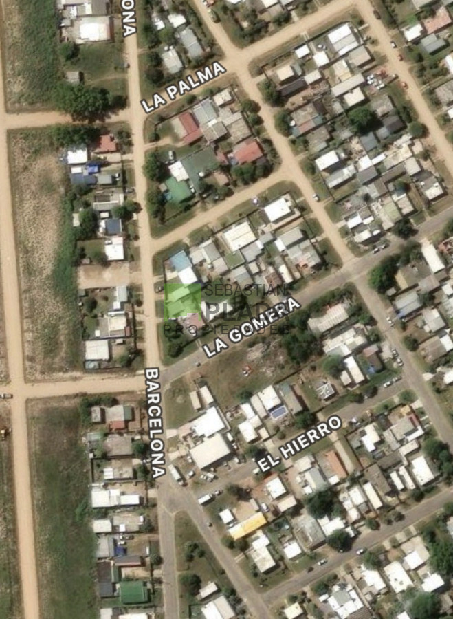 Casa ID.1083 -  EN ALQUILER, a estrenar,  2 dormitorios, entrada vehículos
