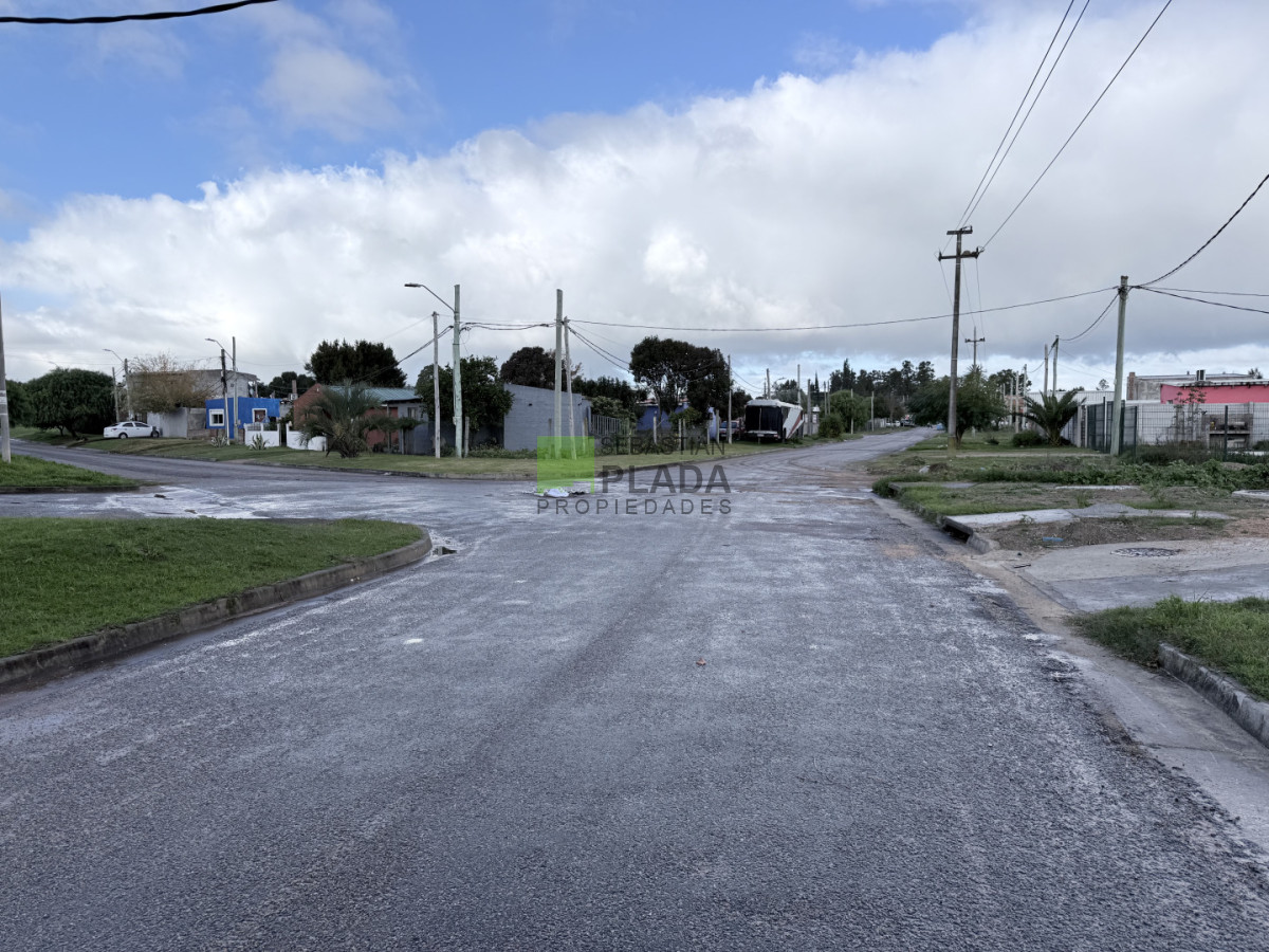 Casa ID.1083 -  EN ALQUILER, a estrenar,  2 dormitorios, entrada vehículos