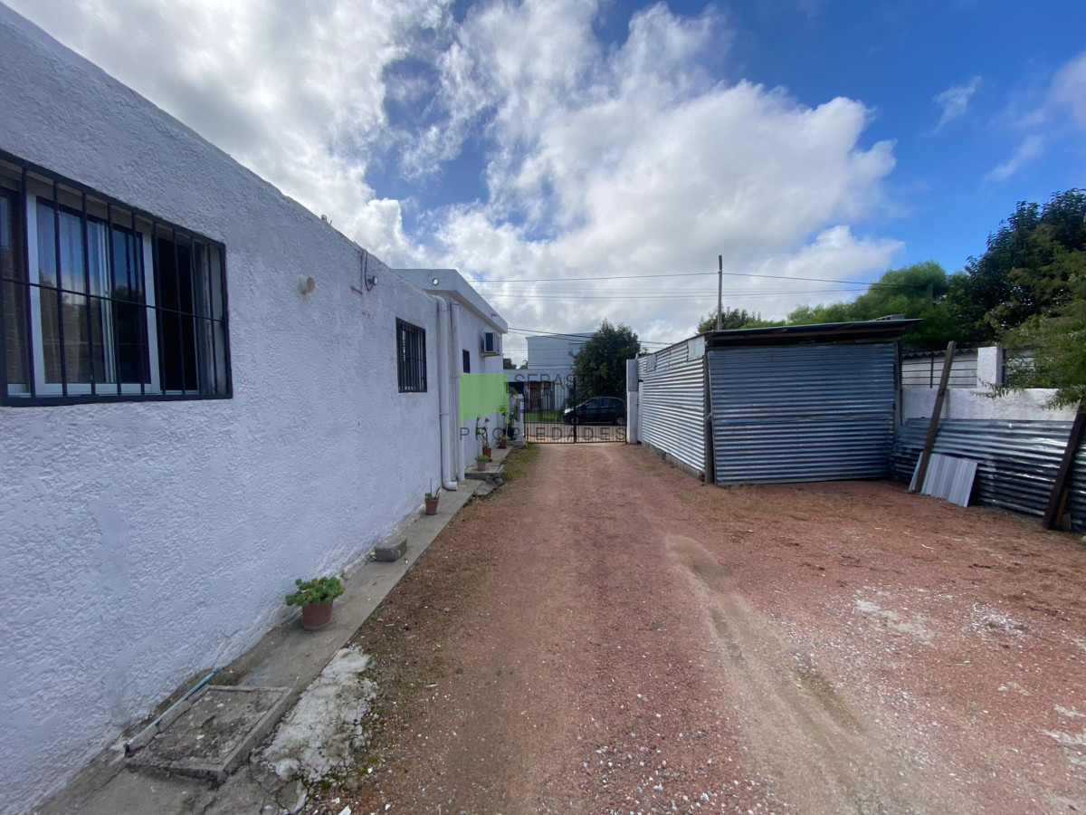 Casa ID.866 - Casa de 3 Dormitorios + Apto de 2 Dormitorios y 15 Cocheras en Venta en San Carlos